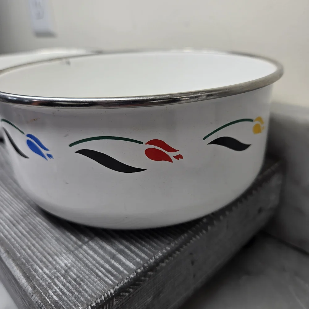 Vintage Kobe Enamelware Tulip Nesting Mixing Bowls, Cottagecore, Metal, Set of 2
